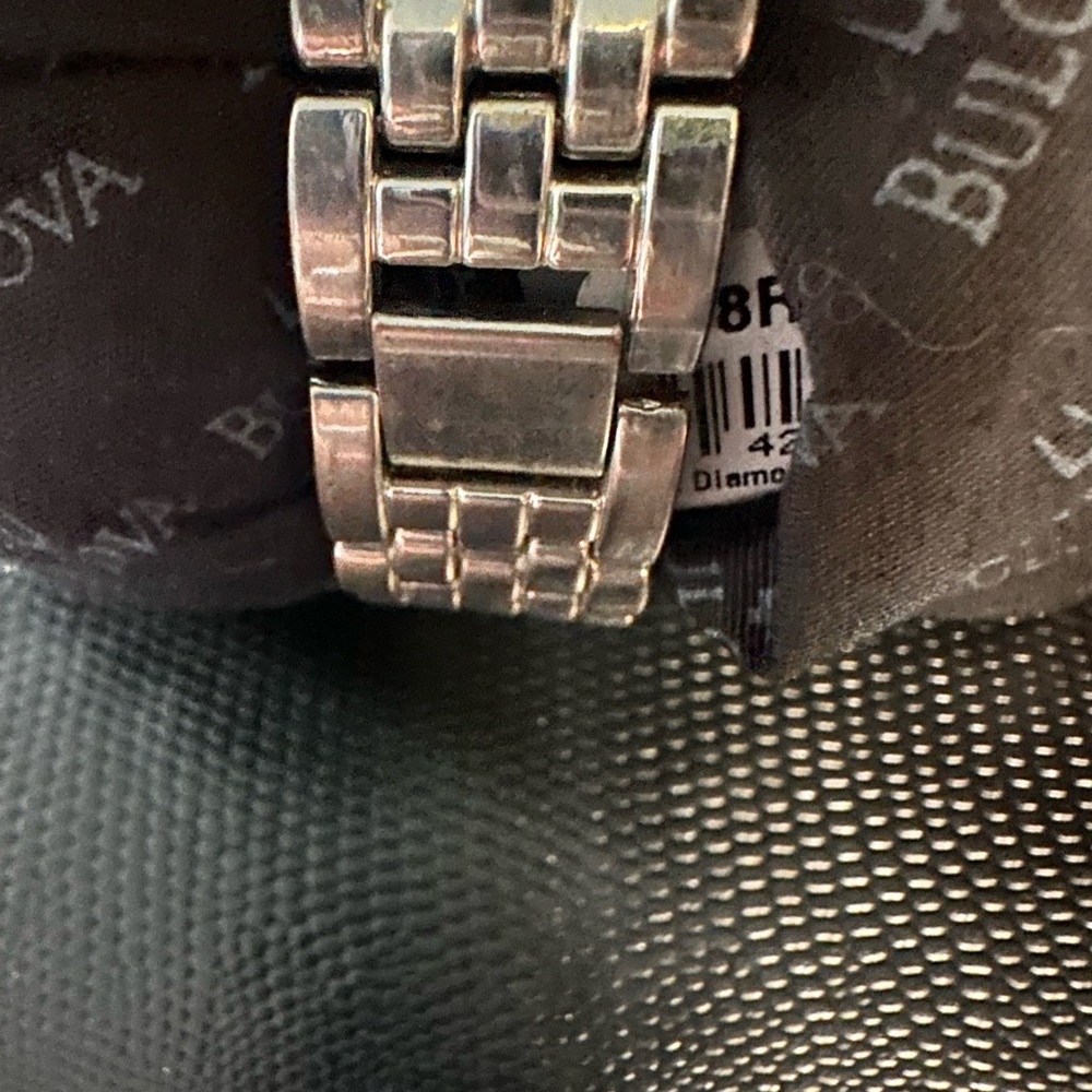 Ladies Quartz Watch - Picture 3 of 9